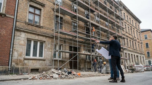 Architektkosten bei Altbausanierung: Was Sie wirklich erwartet